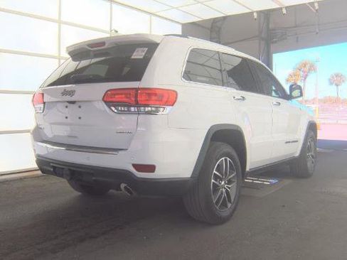 Used 2017 Jeep Grand Cherokee Limited image 3