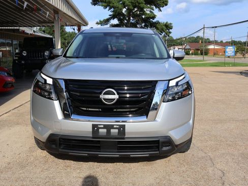 Used 2024 Nissan Pathfinder SV FWD image 5