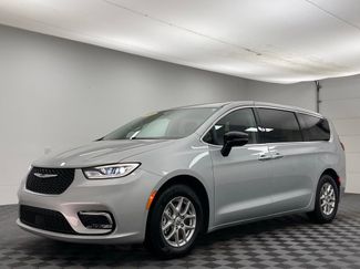 Used 2024 Chrysler Pacifica Touring-L FWD video 2