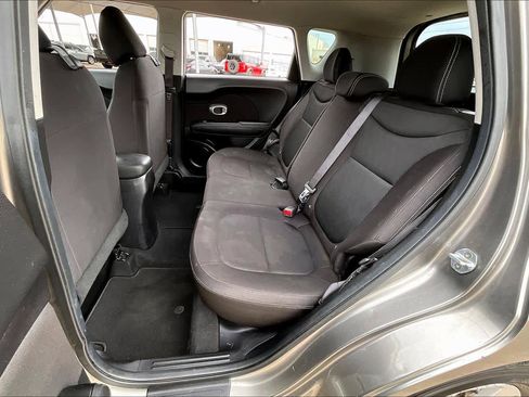 Used 2019 Kia Soul image 18