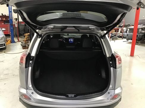 Used 2017 Toyota RAV4 Platinum FWD image 19