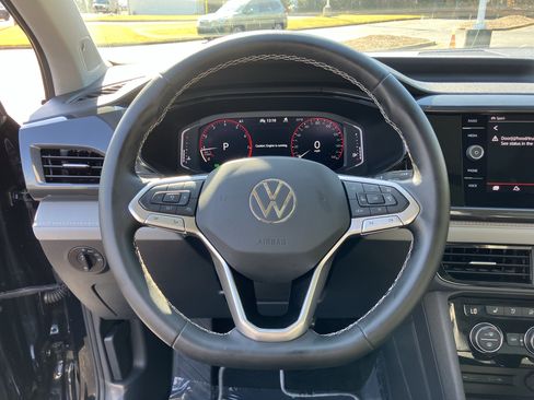 Used 2023 Volkswagen Taos SEL image 20