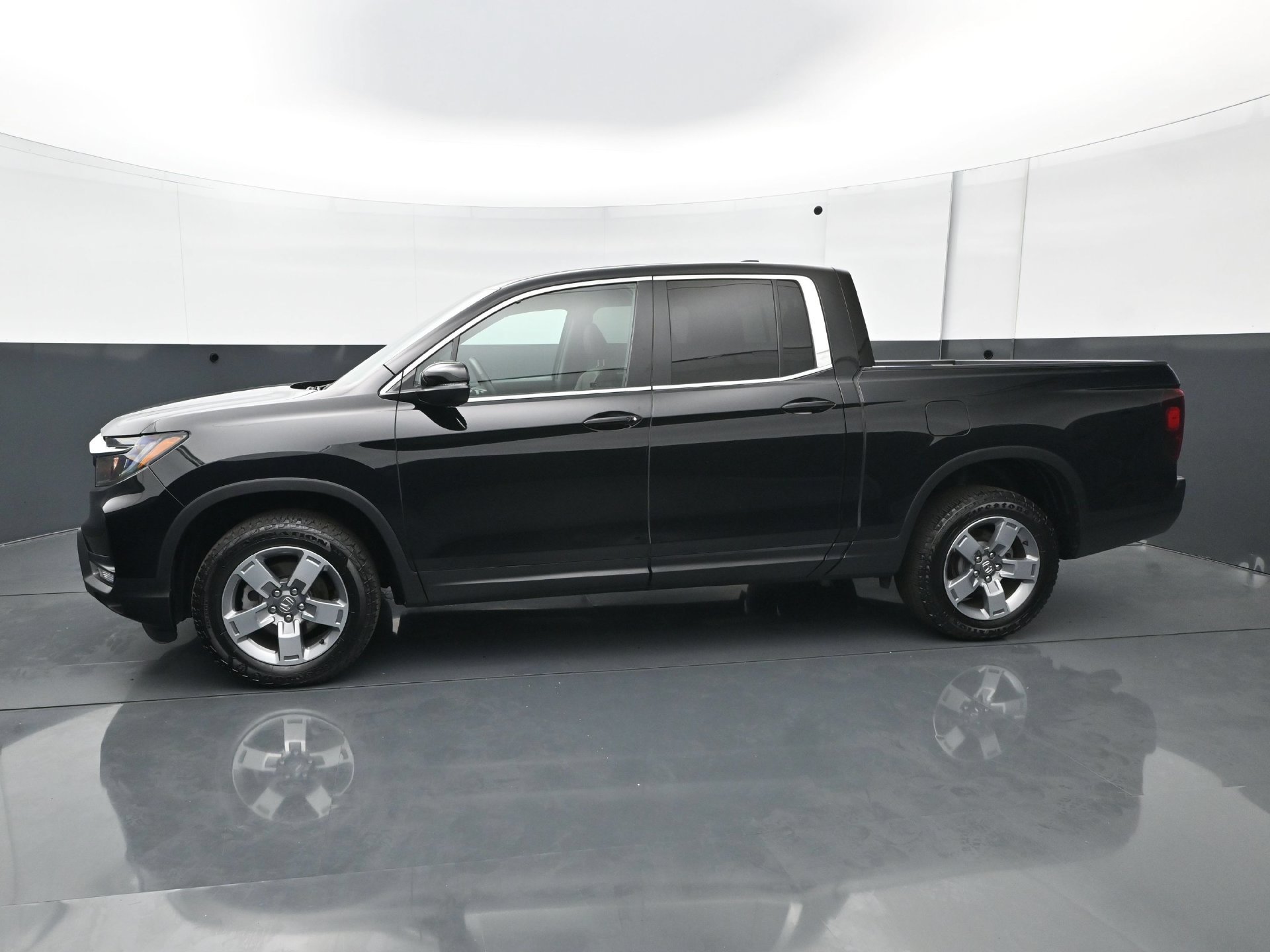 Used 2025 Honda Ridgeline RTL image 3