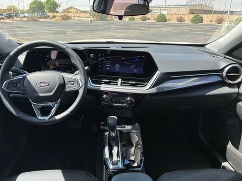 Used 2025 Chevrolet Trax ACTIV image 14
