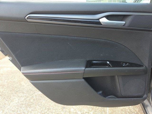Used 2016 Ford Fusion SE w/ Equipment Group 201A FWD image 24