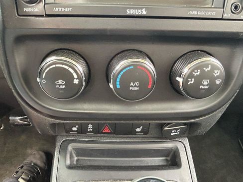 Used 2017 Jeep Patriot High Altitude AWD/4WD image 24