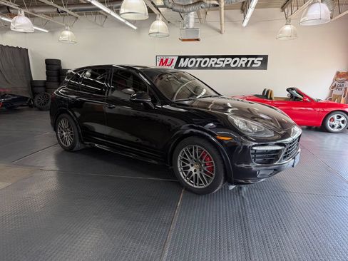 Used 2014 Porsche Cayenne GTS AWD/4WD image 12