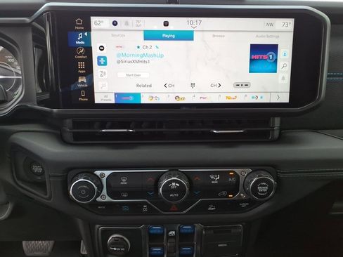 Used 2024 Jeep Wrangler Unlimited Rubicon 4xe image 10