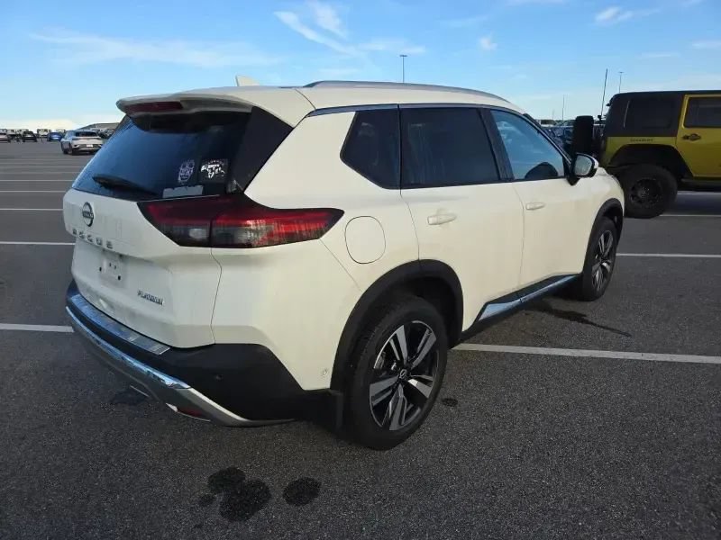 Used 2022 Nissan Rogue Platinum w/ Head-Up Display Package FWD image 4