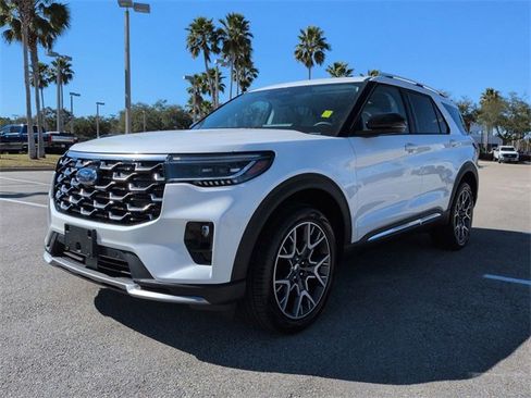 Certified 2025 Ford Explorer Platinum w/ Ultimate Package image 8