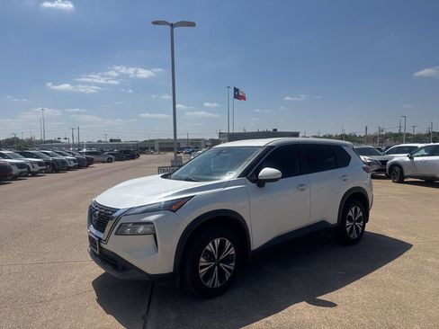 Certified 2023 Nissan Rogue SV image 8