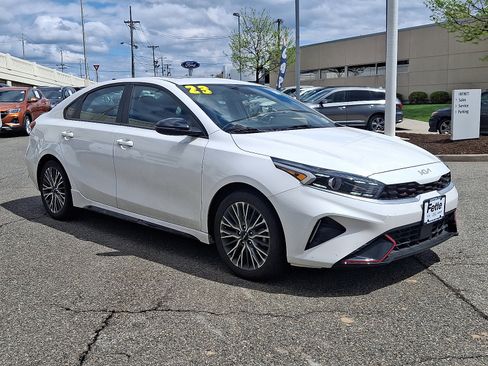 Used 2023 Kia Forte GT-Line w/ GT-Line Premium Package image 3