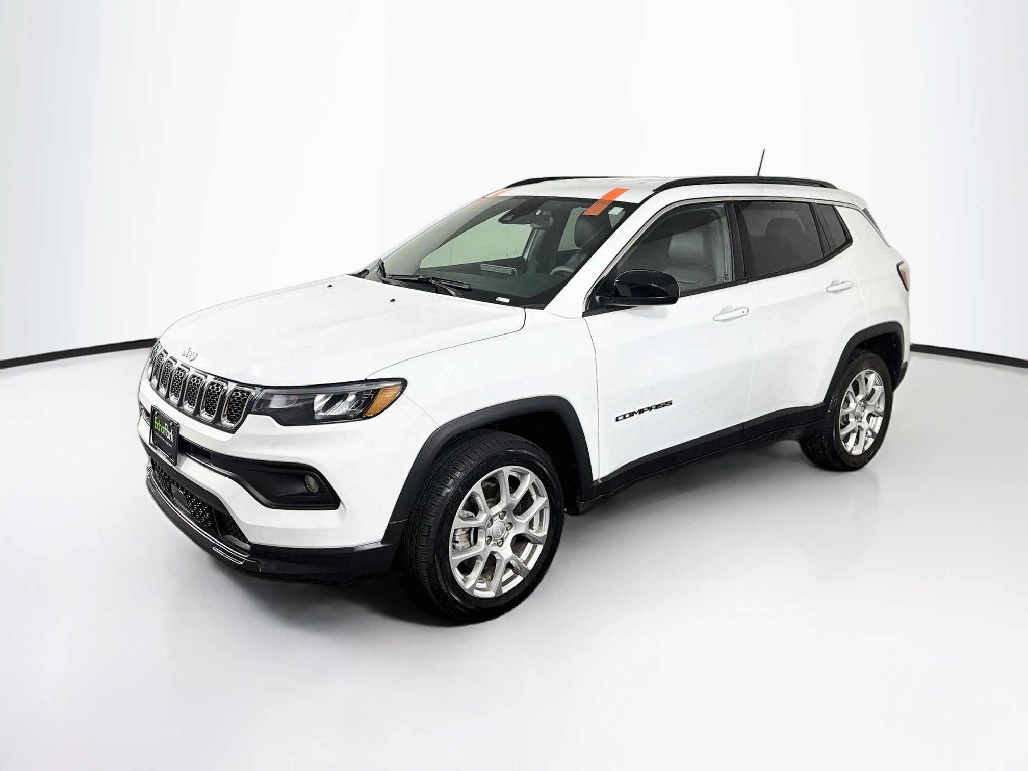 Used 2023 Jeep Compass Latitude AWD/4WD image 3