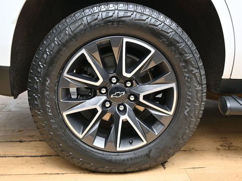 Used 2022 Chevrolet Tahoe Z71 w/ Luxury Package image 14