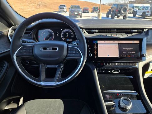 New 2026 Jeep Grand Cherokee Altitude AWD/4WD image 15