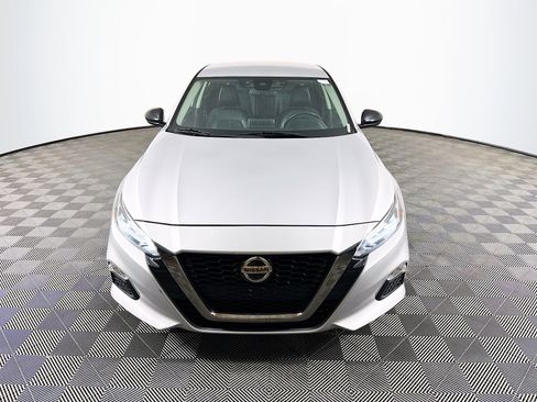 Used 2021 Nissan Altima 2.5 SR FWD image 2