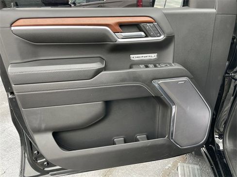 Used 2022 GMC Sierra 1500 Denali image 11