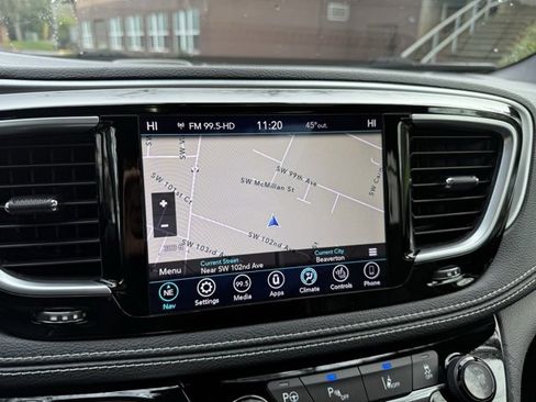 Used 2019 Chrysler Pacifica Limited w/ Advanced Safetytec Group image 18