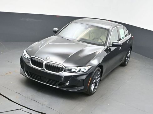 New 2026 BMW 330i Sedan w/ Convenience Package image 30