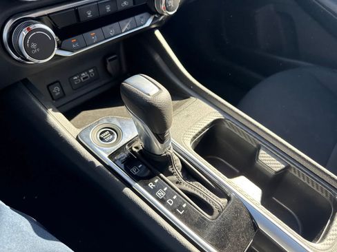 Used 2025 Nissan Sentra SV FWD image 27