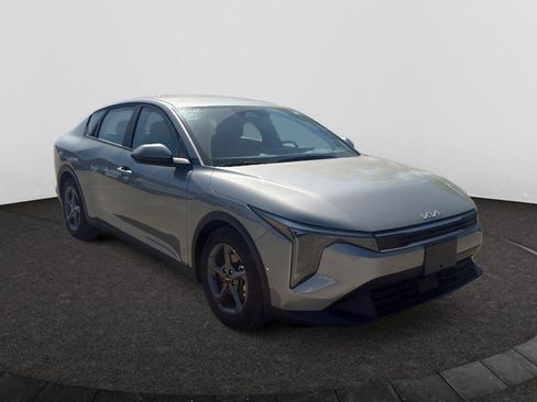 Used 2025 Kia K4 LXS FWD image 3