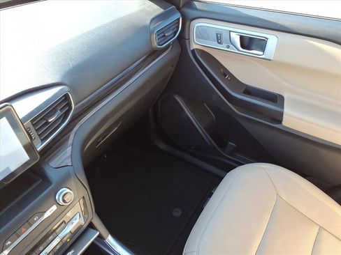 Used 2020 Ford Explorer Limited w/ Class III Trailer Tow Package image 26