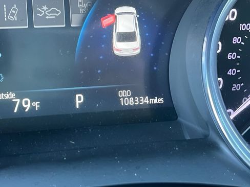 Certified 2020 Toyota Camry XLE FWD image 20
