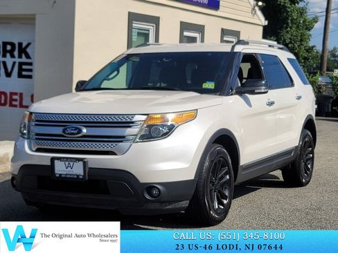 Used 2014 Ford Explorer XLT AWD/4WD image 3