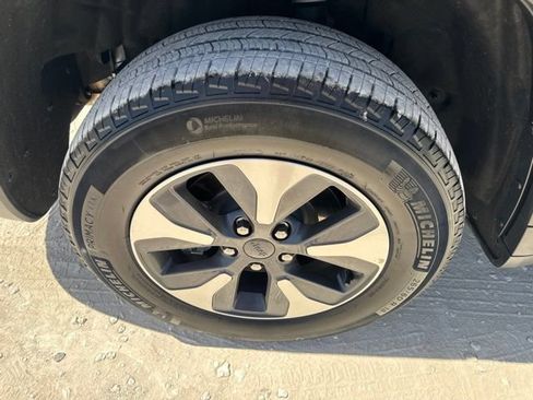 Used 2023 Jeep Grand Cherokee 4WD 4xe image 28