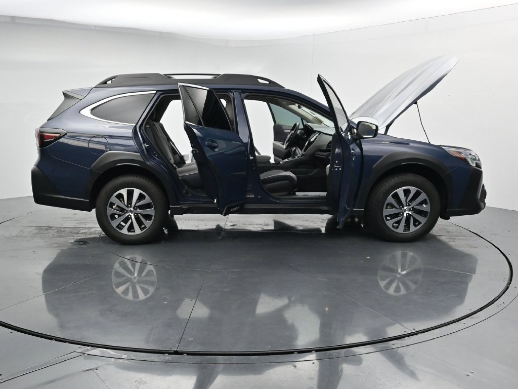 Used 2024 Subaru Outback Premium AWD/4WD image 41
