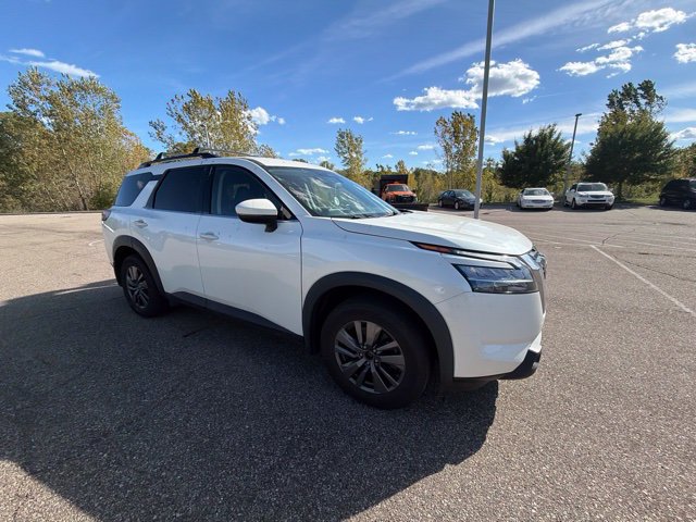 Used 2022 Nissan Pathfinder SV AWD/4WD image 4