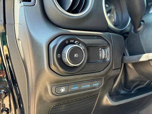Used 2023 Jeep Wrangler Unlimited Sahara w/ Cold Weather Group AWD/4WD image 16