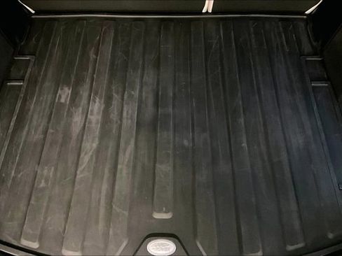 Certified 2025 Land Rover Discovery Sport S image 33