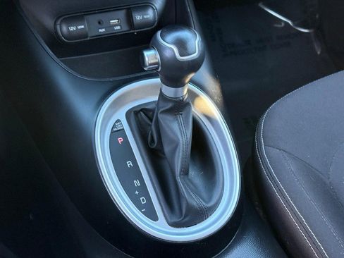 Used 2015 Kia Soul image 23