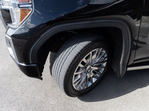 Used 2019 GMC Sierra 1500 Denali w/ Denali Ultimate Package AWD/4WD image 9