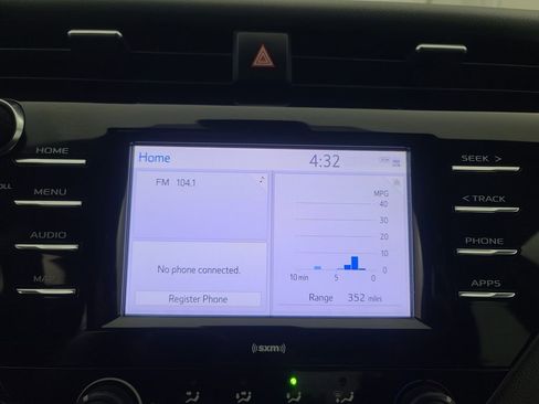 Used 2020 Toyota Camry LE image 31