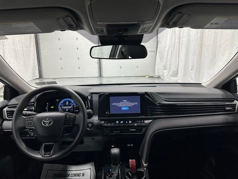 Used 2025 Toyota Camry LE image 42
