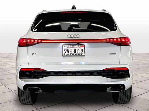 Certified 2025 Audi Q5 Premium AWD/4WD image 8
