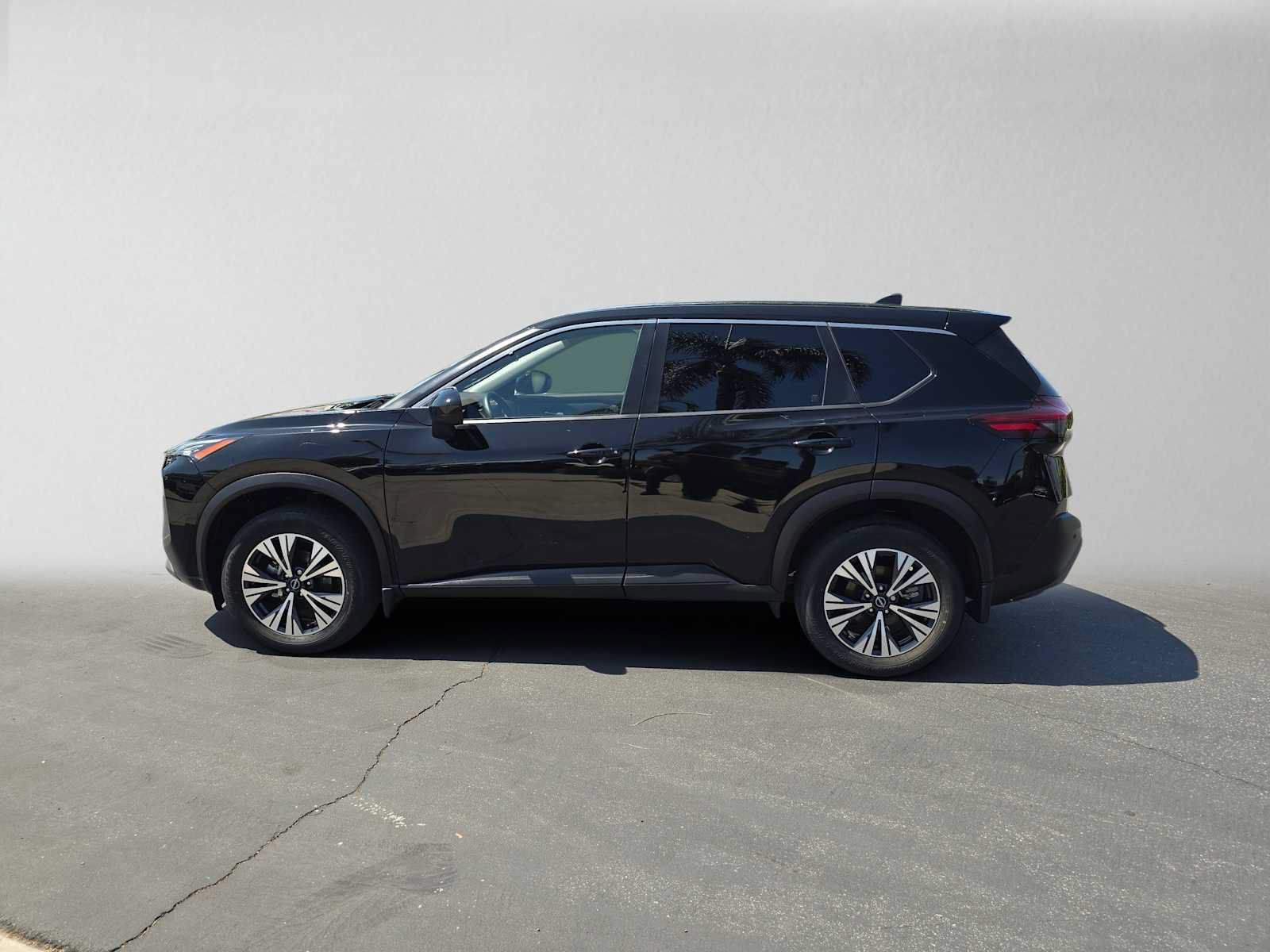 Used 2023 Nissan Rogue SV FWD image 6