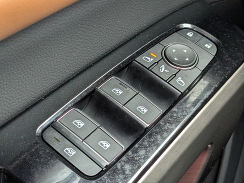 Used 2024 Nissan Pathfinder Platinum FWD image 24