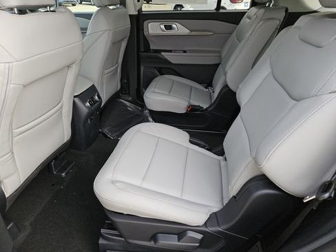 New 2026 Ford Explorer Active w/ Active Comfort Package image 28