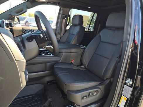 New 2026 Chevrolet Suburban RST w/ Comfort Package AWD/4WD image 18