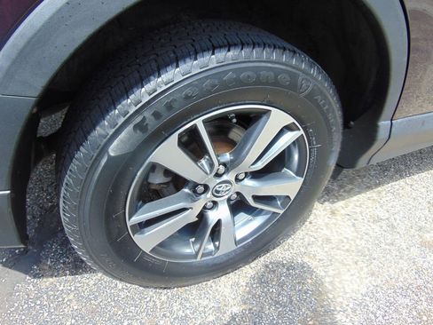 Used 2016 Toyota RAV4 XLE AWD/4WD image 25