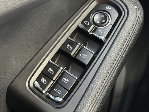 Used 2024 Porsche Macan image 29