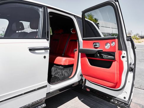Used 2026 Rolls-Royce Cullinan AWD/4WD image 40