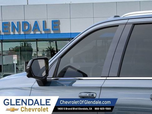 New 2026 Chevrolet Suburban Premier RWD image 12