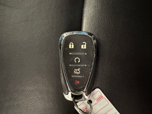 Used 2017 Chevrolet Cruze Premier FWD image 17