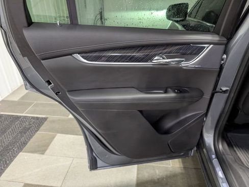 Used 2021 Cadillac XT6 Premium Luxury FWD image 9