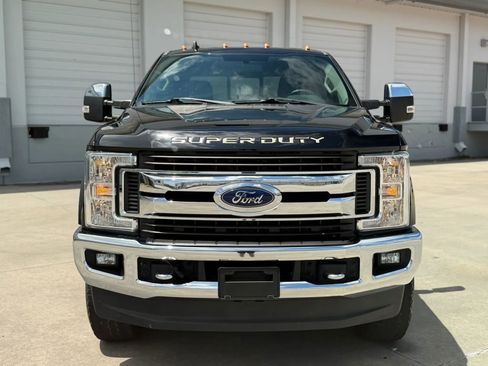 Used 2019 Ford F250 XLT w/ XLT Premium Package image 3