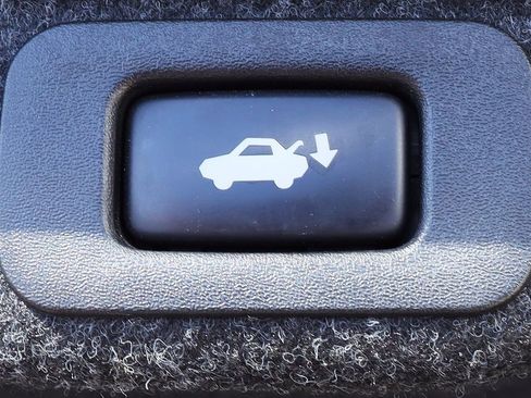 Used 2016 Lexus ES 350 w/ Luxury Package w/Wood Trim image 26